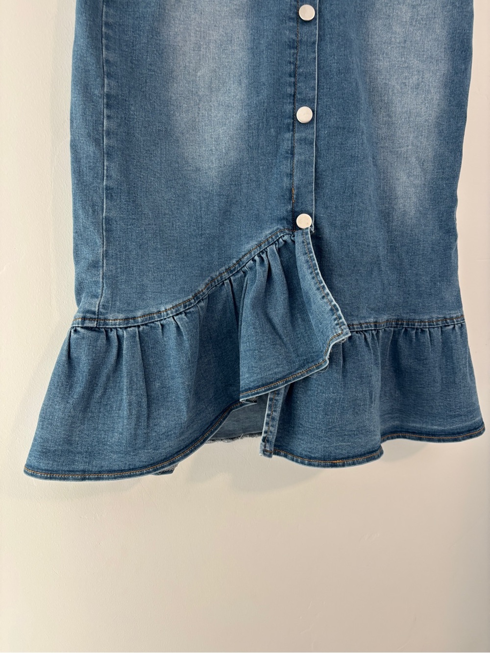 Denim Button-Front Ruffle Hem Skirt, Large - Picture 2 of 6